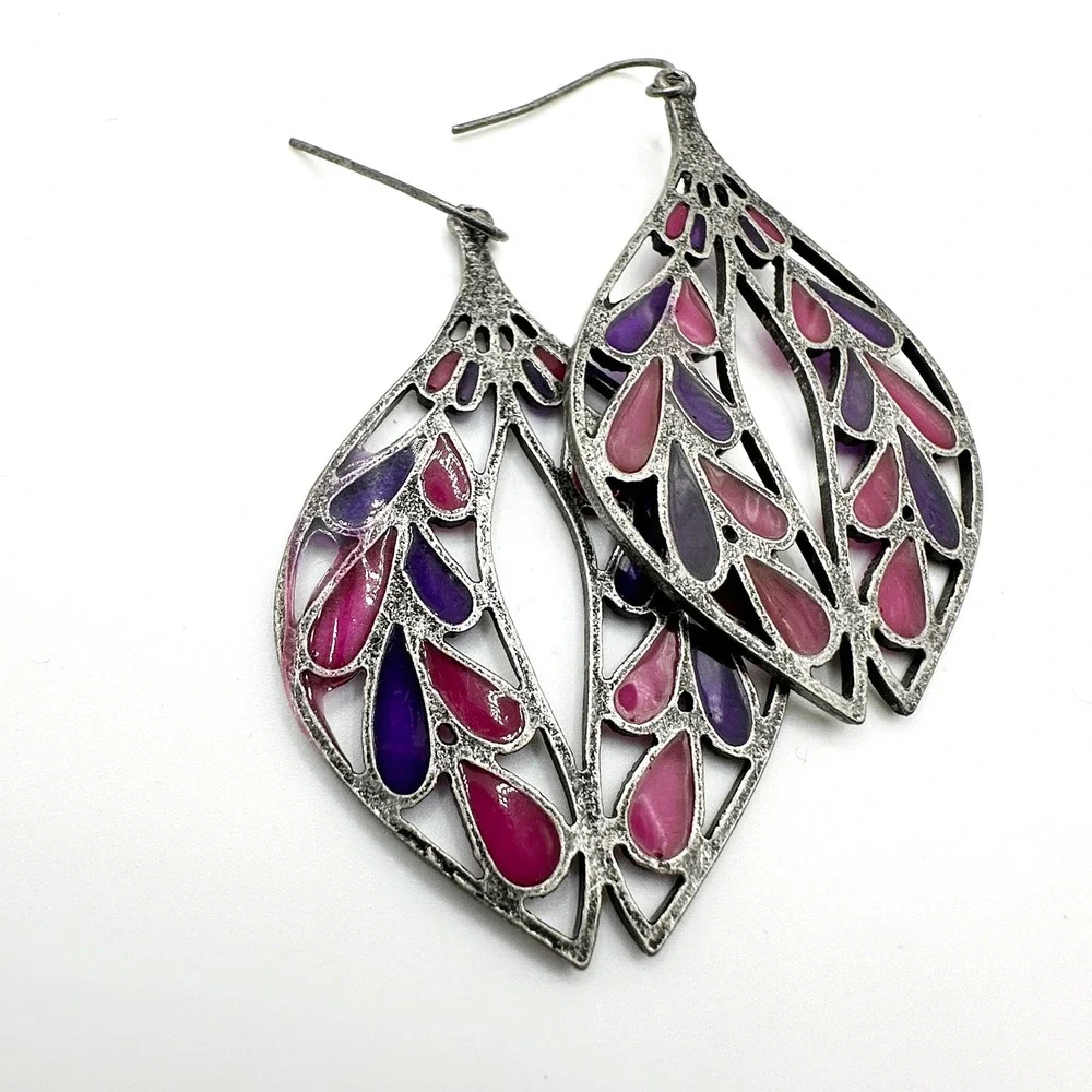 Vintage Pewter Openwork Enamel Leaf Dangle‎ Earrings Purple Pink Teardrop